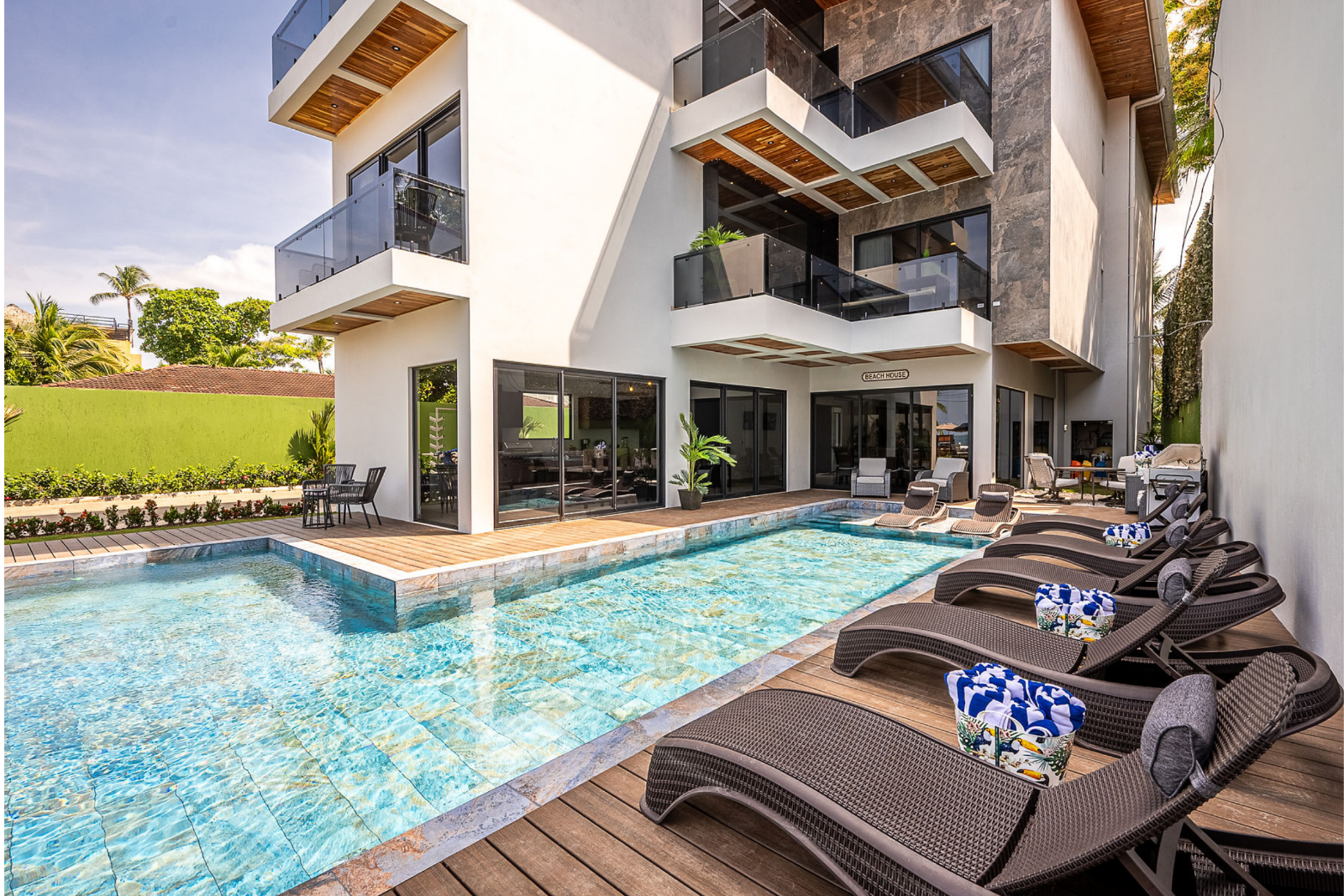 kings-luxury-villa-5-vp-page